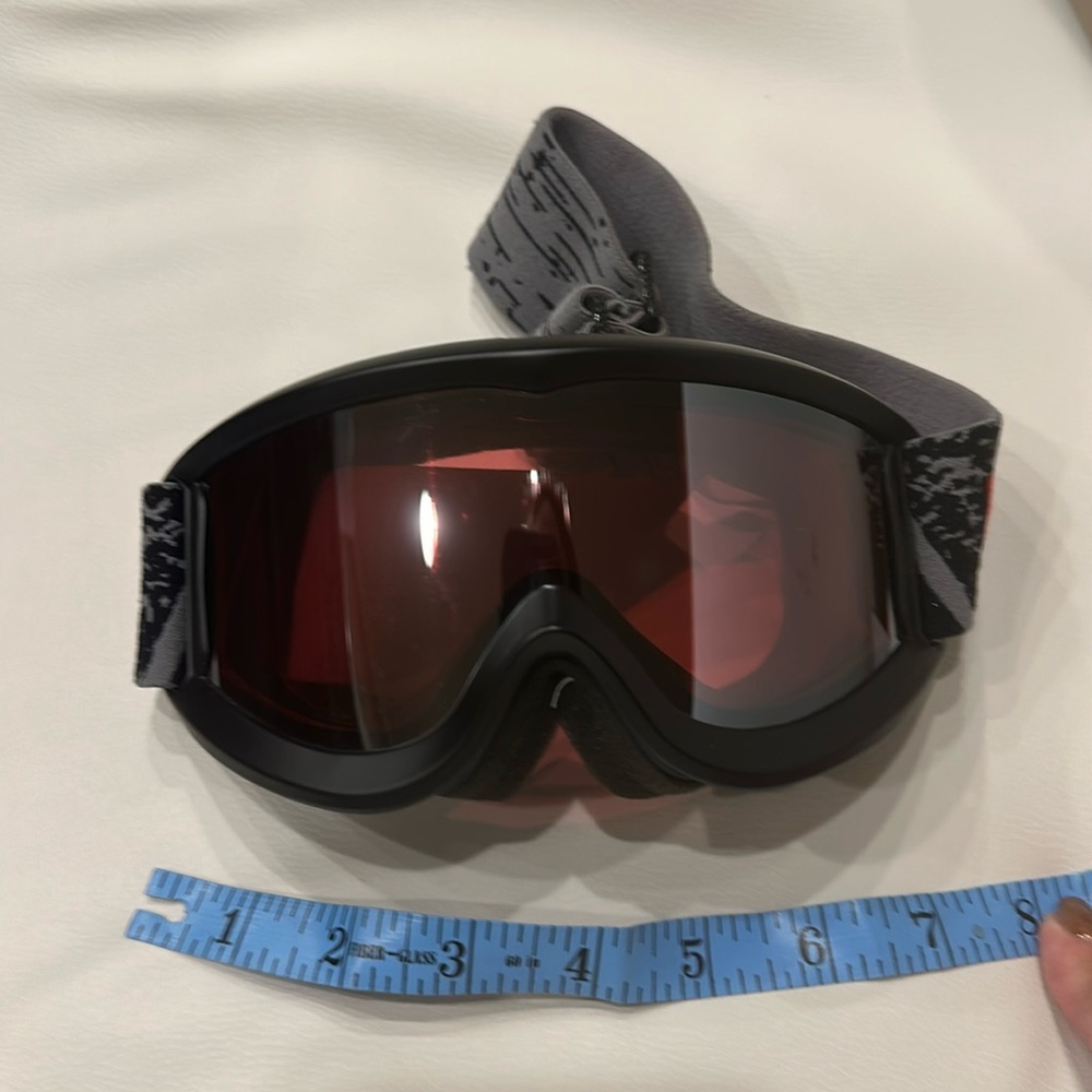 Bolle ski goggles smaller size unisex. Used once EUC. Two goggles and only 1 bag